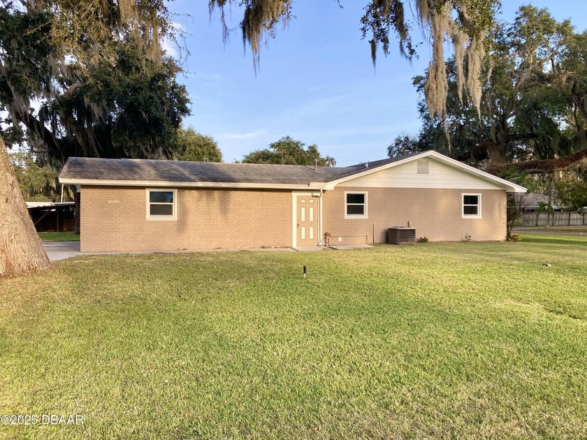 Centrally located in the heart of Edgewater with just a 5 min - Beach Home for sale in Edgewater, Florida on Beachhouse.com