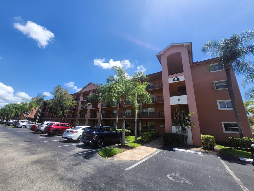 CENTURY VILLAGE---*PLYMOUTH*---55 AND OVER---------- GOLF COURSE - Beach Condo for sale in Pembroke Pines, Florida on Beachhouse.com