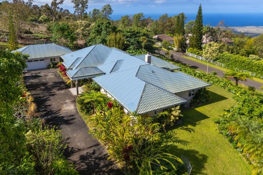 Tranquil Single-Level Retreat in Lower - Beach Home for sale in Kailua Kona, Hawaii on Beachhouse.com