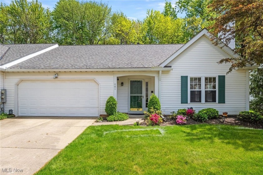 Welcome home to this splendid 2-bedroom, 2-bathroom condominium - Beach Condo for sale in Willoughby Hills, Ohio on Beachhouse.com