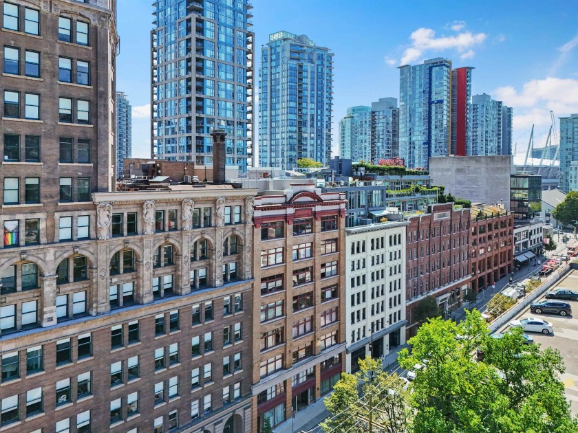 Step into a piece of Vancouver's history in this beautifully - Beach Condo for sale in Vancouver,  on Beachhouse.com