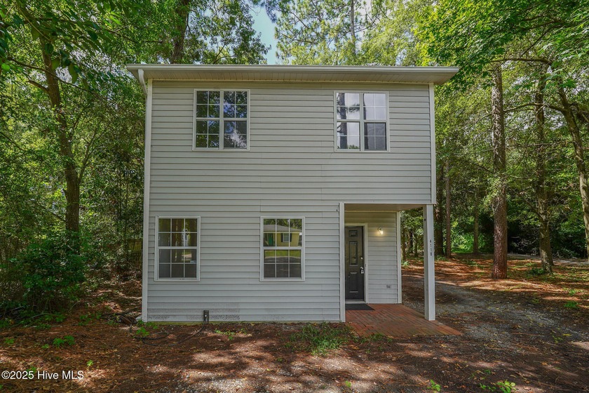 PRIME LOCATION - INVESTOR ALERT! Located less than 3 miles from - Beach Home for sale in Wilmington, North Carolina on Beachhouse.com