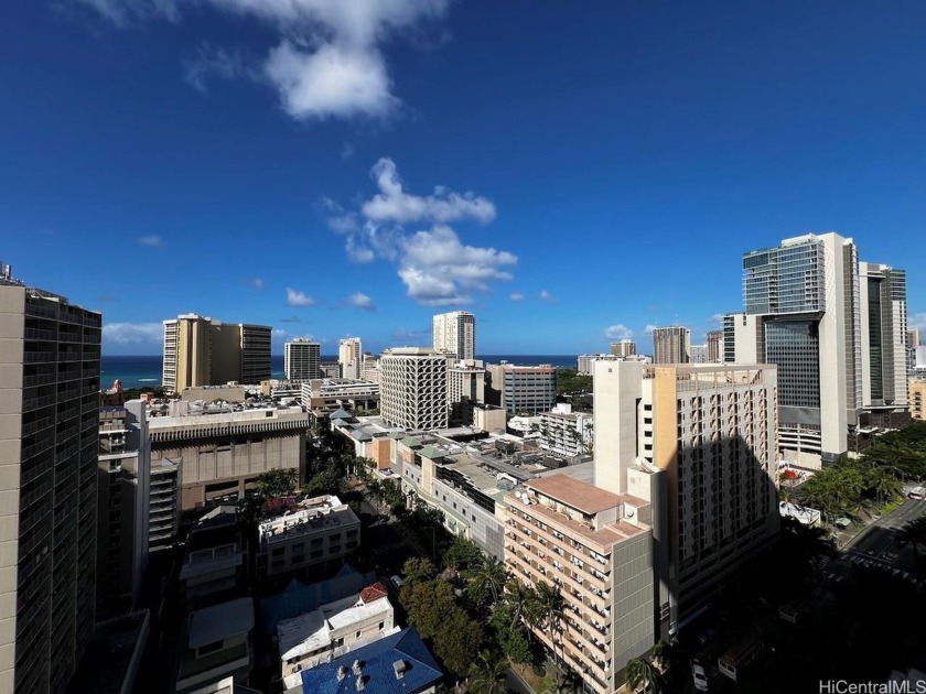 HIGH FLOOR 1-bedroom , 1-bath, 1-parking unit on21st floor at - Beach Condo for sale in Honolulu, Hawaii on Beachhouse.com