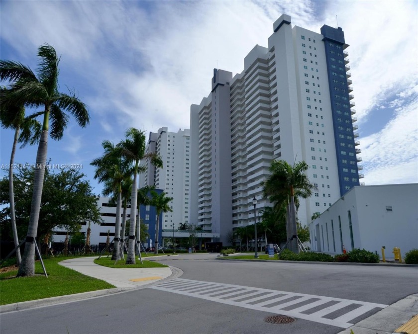 SPECIAL ASSESMENT PAID BY SELLER. THIS FULLY RENOVATED CORNER - Beach Condo for sale in North Miami, Florida on Beachhouse.com