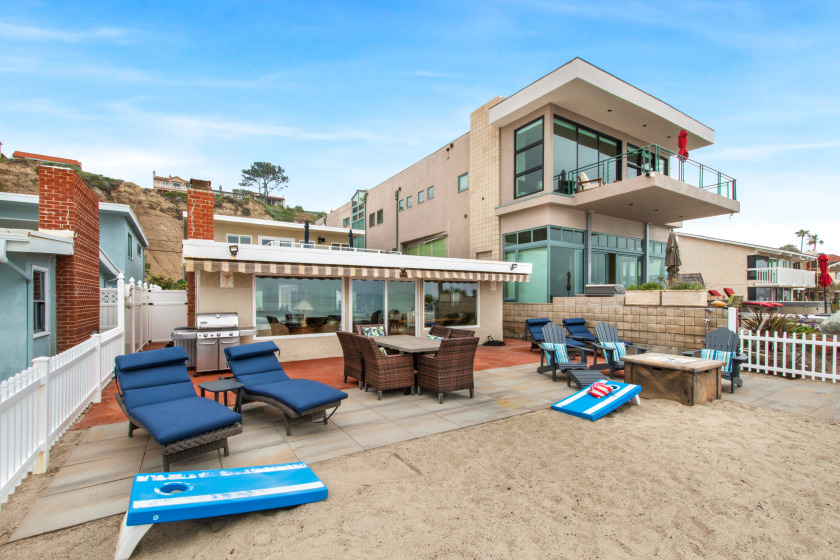 Deluxe Oceanfront Beach House W/ Hot Tub! - Beach Vacation Rentals in Capistrano Beach, California on Beachhouse.com
