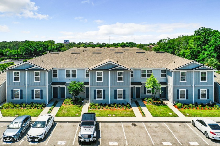 Presenting a Newer townhouse nestled in the heart of a vibrant - Beach Townhome/Townhouse for sale in Jacksonville, Florida on Beachhouse.com