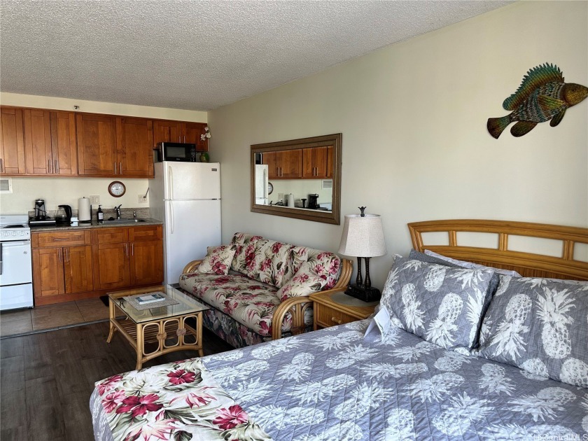 Legal short term rental building great for investor, second home - Beach Condo for sale in Honolulu, Hawaii on Beachhouse.com