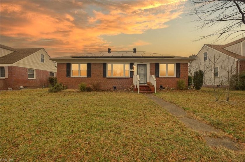Well-maintained all-brick ranch offering 4 bedrooms and a - Beach Home for sale in Norfolk, Virginia on Beachhouse.com