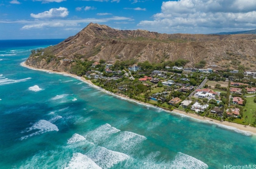 Located on Diamond Head Road, Ho'oluana Estate is one of - Beach Home for sale in Honolulu, Hawaii on Beachhouse.com