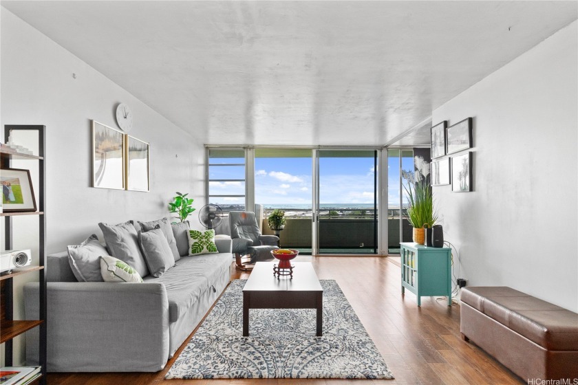 Top-Floor Unit with Breathtaking Ocean Views! This bright, airy - Beach Condo for sale in Honolulu, Hawaii on Beachhouse.com