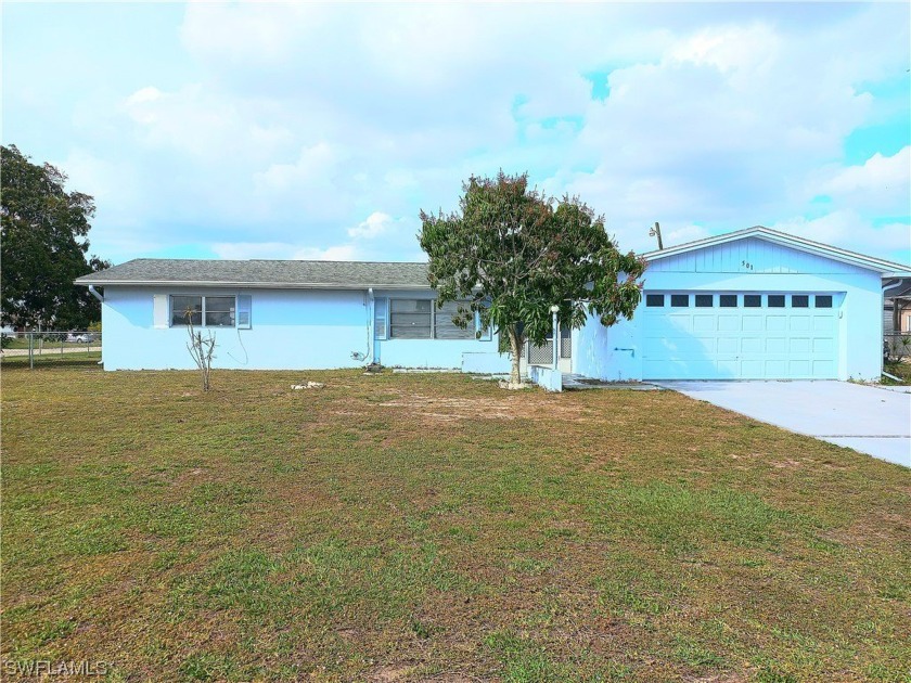 Perfect family home in Willow Lake, Lehigh Acres. City utilities - Beach Home for sale in Lehigh Acres, Florida on Beachhouse.com