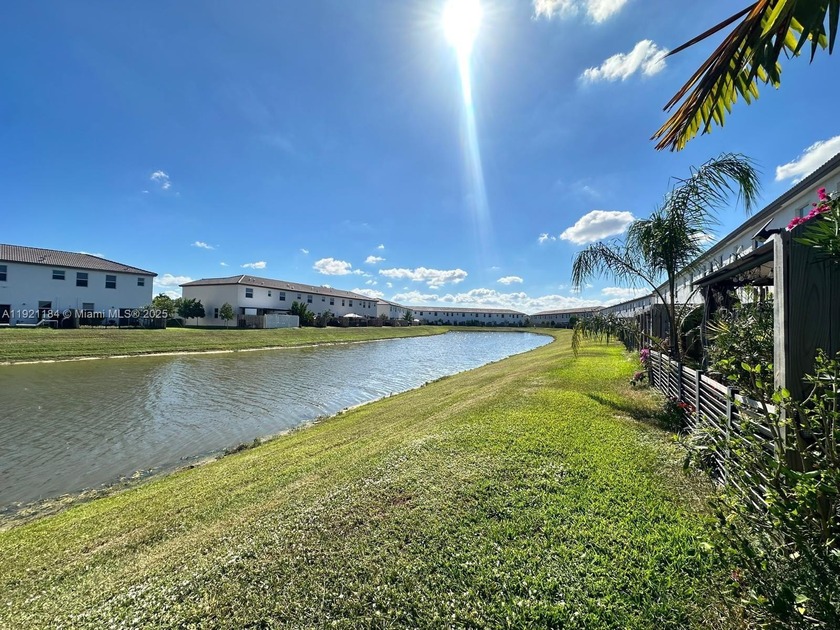 Exceptional newly constructed 3BR/2.5BA corner-unit townhouse - Beach Townhome/Townhouse for sale in Miami, Florida on Beachhouse.com