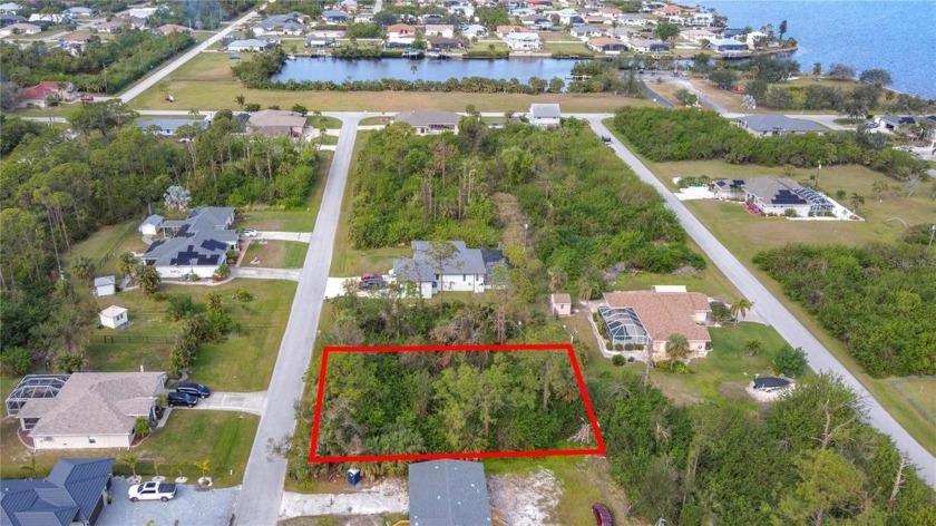 Discover this fantastic lot in the Gulf Cove waterfront - Beach Lot for sale in Port Charlotte, Florida on Beachhouse.com