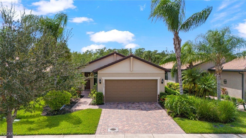 Welcome to this cozy, well-appointed 2-bedroom plus den, 2-bath - Beach Home for sale in Fort Myers, Florida on Beachhouse.com