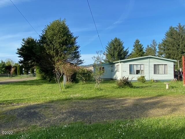 > Picture Perfect Large yard with plenty of room to expand.> - Beach Home for sale in Waldport, Oregon on Beachhouse.com