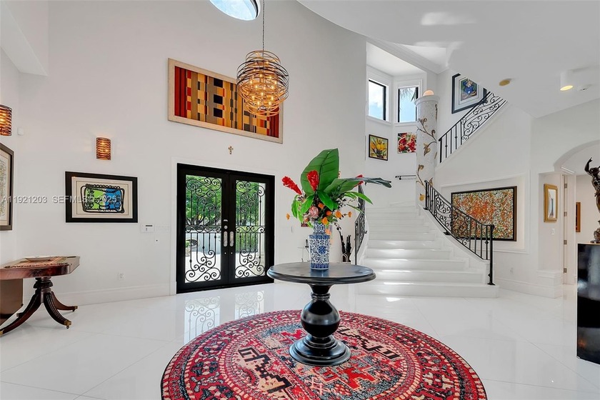 An exquisite Miami villa that defines luxury living. This - Beach Home for sale in Miami, Florida on Beachhouse.com