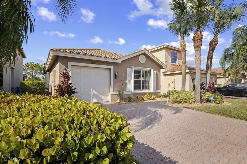 This beautifully maintained, turnkey 3-bedroom, 2-bath - Beach Home for sale in Fort Myers, Florida on Beachhouse.com