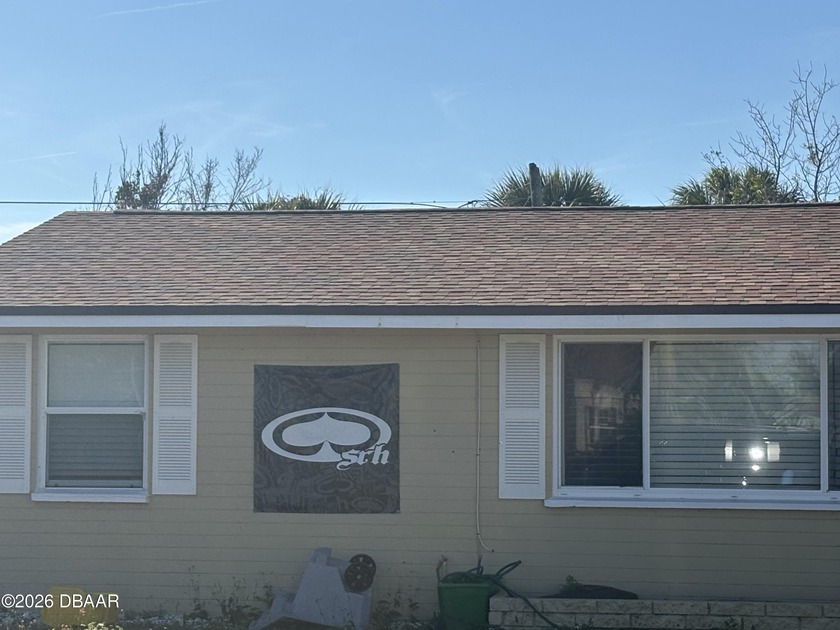 Cozy 2 Bedroom 1 Bathroom Bungalow, close to no drive zone beach - Beach Home for sale in Ormond Beach, Florida on Beachhouse.com