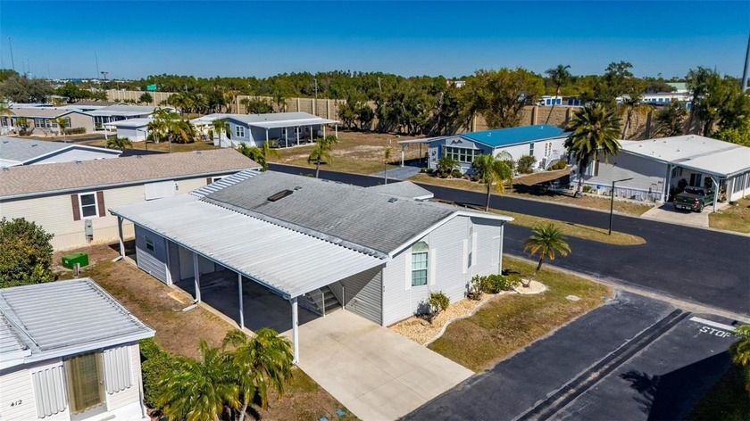 Beautifully maintained and fully furnished 2-bedroom, 2-bath - Beach Home for sale in Port Charlotte, Florida on Beachhouse.com