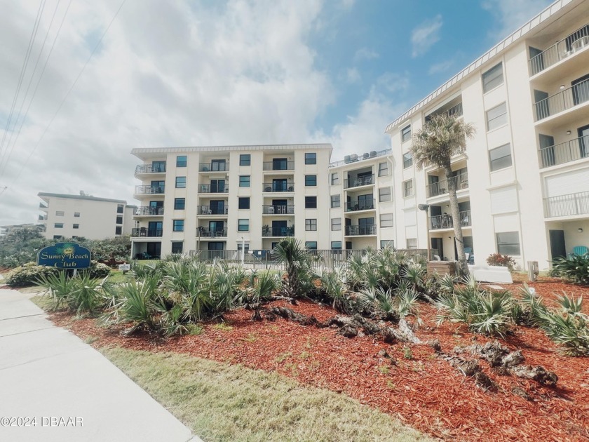 Welcome to your slice of paradise by the sea!  This stunning - Beach Condo for sale in Ormond Beach, Florida on Beachhouse.com