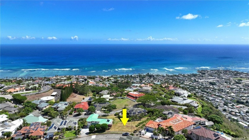 RARE find & the BEST priced vacant land in the highly desirable - Beach Lot for sale in Honolulu, Hawaii on Beachhouse.com