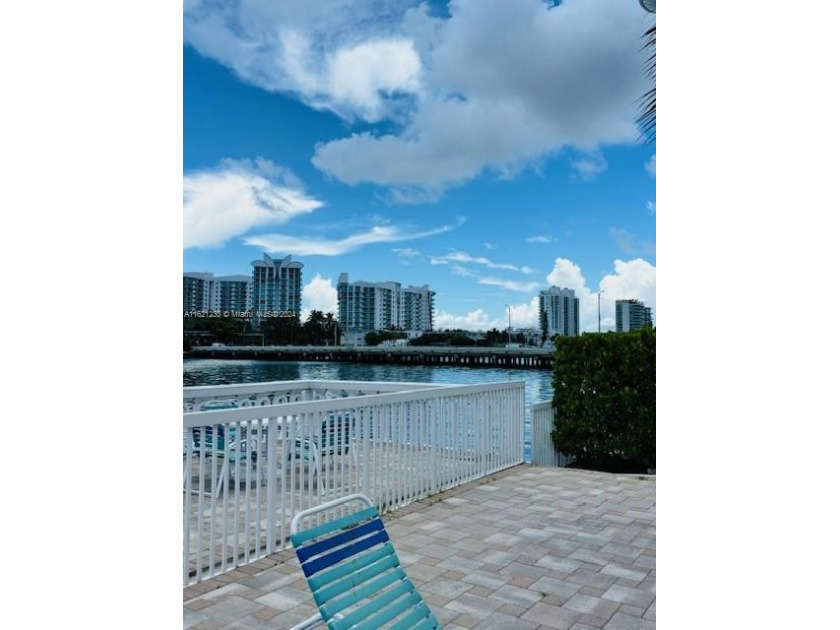 Spacious and updated corner 2/2 unit in a quiet building - Beach Condo for sale in North Bay Village, Florida on Beachhouse.com