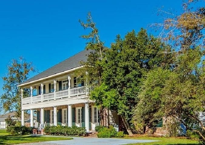 Exclusive Rare Find!!       Built In 2006, This Southern - Beach Home for sale in Houma, Louisiana on Beachhouse.com