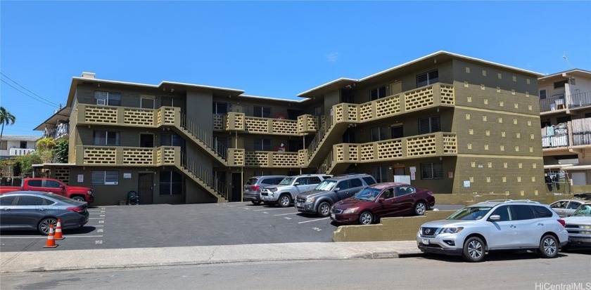 Newly painted exterior and repaved parking area. 94-111 Pupunohe - Beach Lot for sale in Waipahu, Hawaii on Beachhouse.com