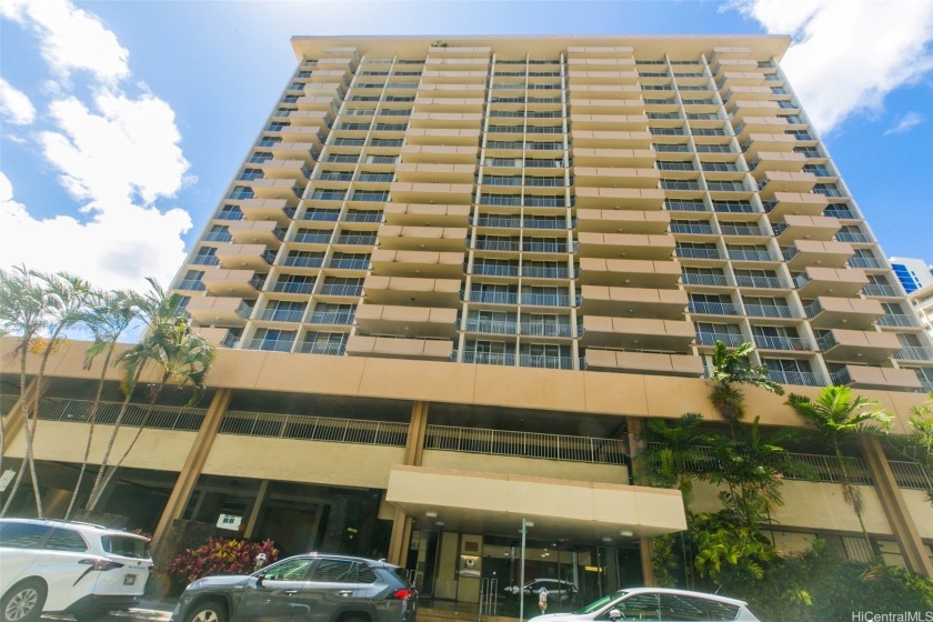 Newly renovated, large 3-bedroom unit on the cool side of the - Beach Condo for sale in Honolulu, Hawaii on Beachhouse.com