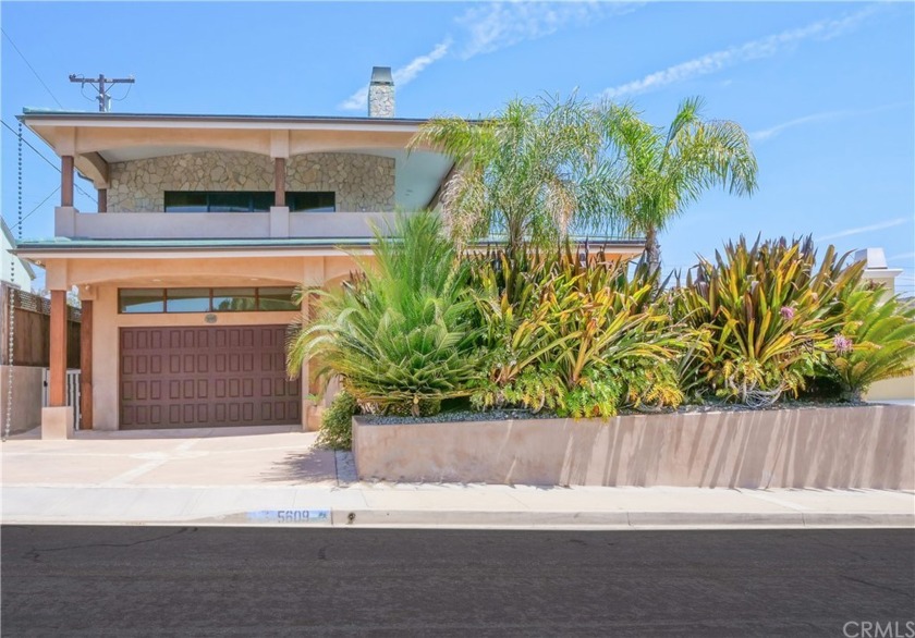 Gorgeous custom-built home with great views of DTLA and the - Beach Home for sale in Torrance, California on Beachhouse.com