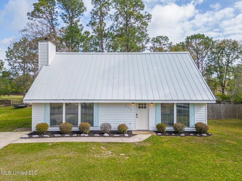 This charming home is in a prime location close to the beach and - Beach Home for sale in Bay Saint Louis, Mississippi on Beachhouse.com