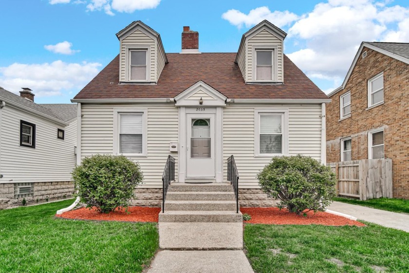 If you're looking for a home where all the hard work has already - Beach Home for sale in Whiting, Indiana on Beachhouse.com