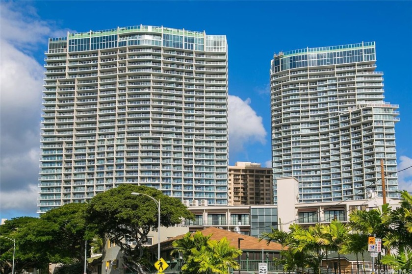 **Offering: Ritz Carlton Waikiki, Unit 1810 in Diamondhead - Beach Condo for sale in Honolulu, Hawaii on Beachhouse.com