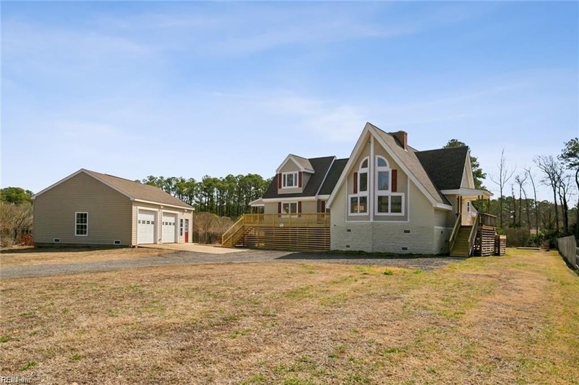 Stunningly Remodeled 3-Bedroom, 3.5-Bathroom Home with Expansive - Beach Home for sale in Seaford, Virginia on Beachhouse.com