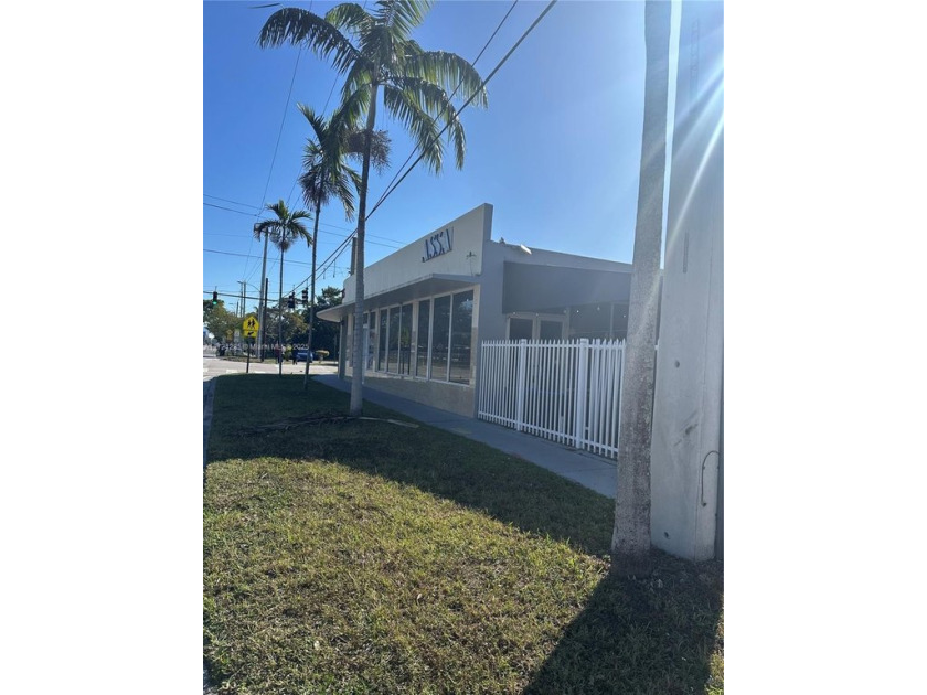 BRAND NEW KOSHER RESTAURNAT FOR SALE BUSINESS ONLY! OWNER - Beach Commercial for sale in North Miami Beach, Florida on Beachhouse.com