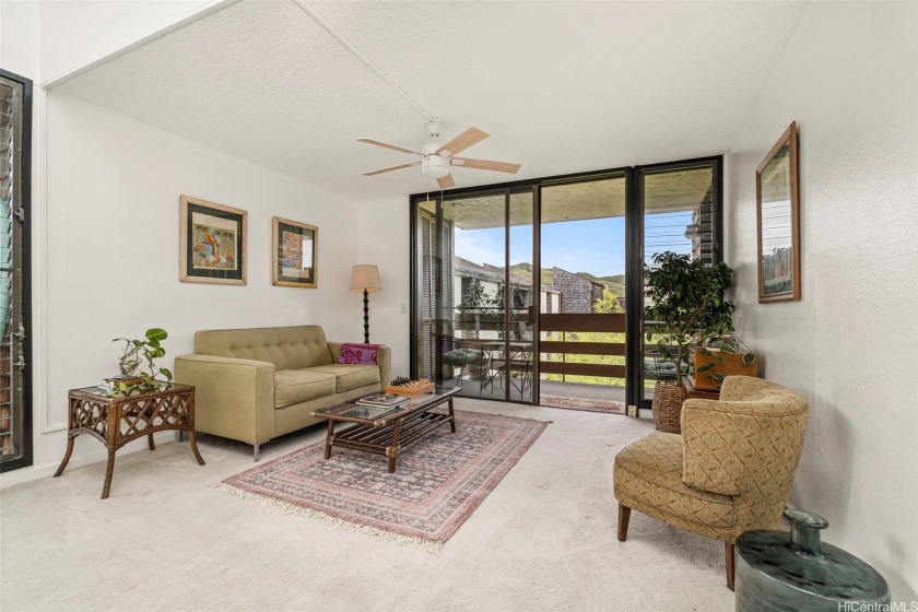 Bright and Airy! Top floor end unit with a garden view! Two - Beach Condo for sale in Kailua, Hawaii on Beachhouse.com