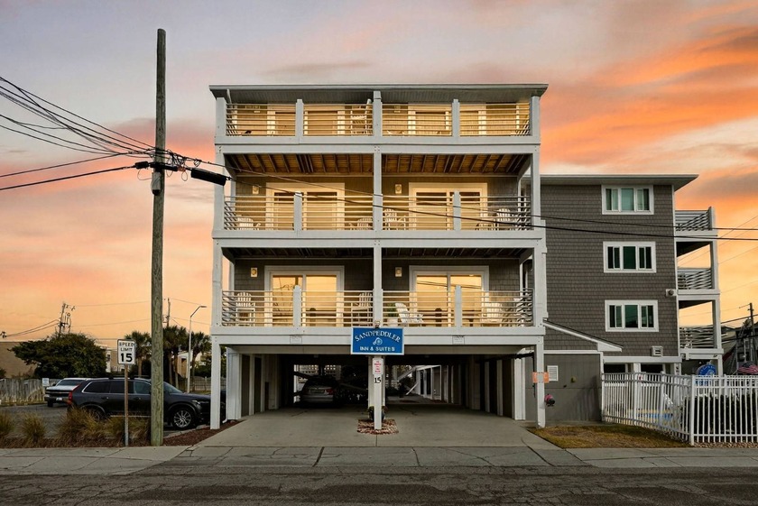 Beautifully updated 1-bedroom, 1-bath condo with ocean views at - Beach Condo for sale in Wrightsville Beach, North Carolina on Beachhouse.com
