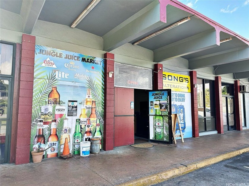 Prime opportunity to own a well-located convenience store on a - Beach Commercial for sale in Mililani, Hawaii on Beachhouse.com