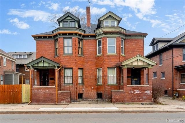 Long sought after but rarely found! Super sweet 3-story, all - Beach Townhome/Townhouse for sale in Detroit, Michigan on Beachhouse.com