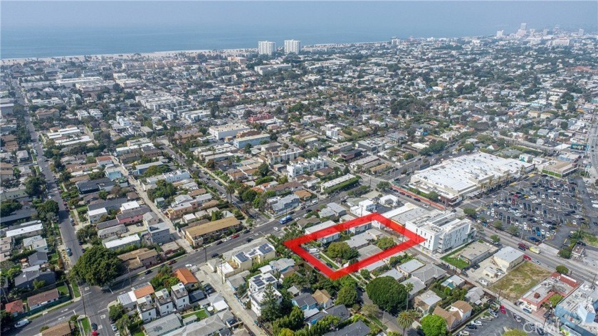 ATTENTION BUILDERS  DEVELOPERS!
Welcome to 713 Flower Avenue - Beach Home for sale in Venice, California on Beachhouse.com