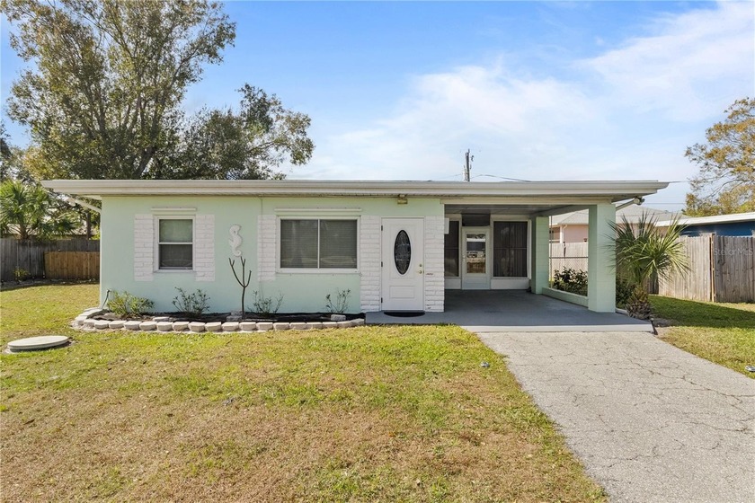 Looking for a winter home to escape the cold and snow? This - Beach Home for sale in Punta Gorda, Florida on Beachhouse.com