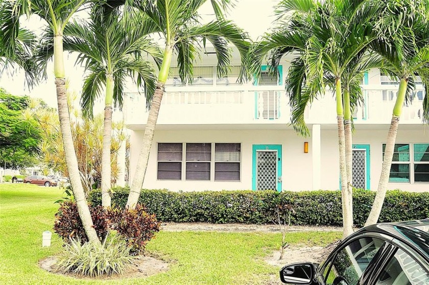 Beautifully remodeled 1-bedroom, ground-floor corner unit in - Beach Condo for sale in Deerfield Beach, Florida on Beachhouse.com