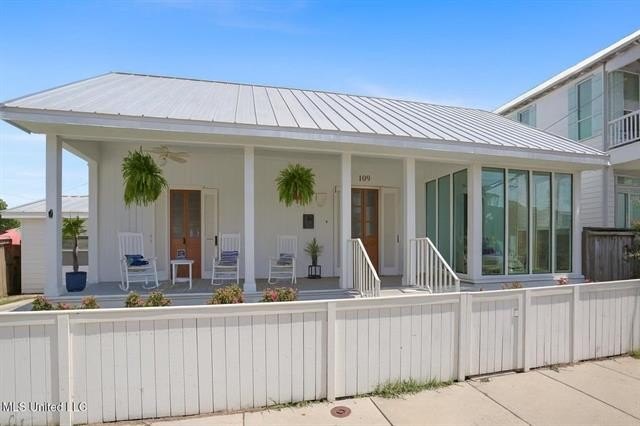Quintessential Gulf Coast cottage in the heart of Old Town Bay - Beach Home for sale in Bay Saint Louis, Mississippi on Beachhouse.com