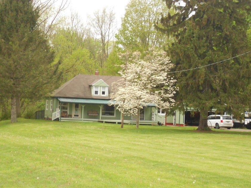 Beautiful Country setting only 10 min from South Haven. Quiet - Beach Home for sale in South Haven, Michigan on Beachhouse.com