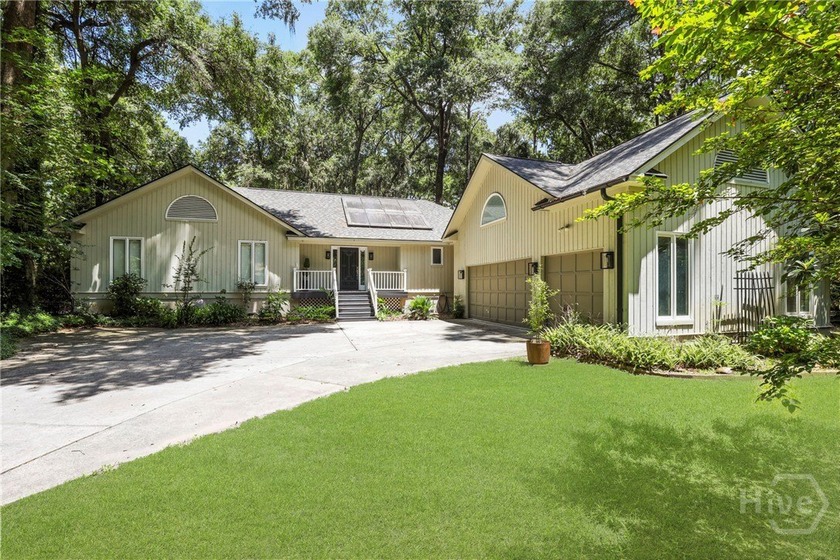 Priced with so much room for equity! Discover this stunning home - Beach Home for sale in Richmond Hill, Georgia on Beachhouse.com