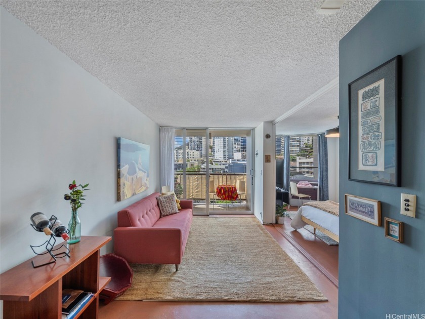 Village Maluhia Corner Unit | Bright Interior, AC & Parking | - Beach Condo for sale in Honolulu, Hawaii on Beachhouse.com