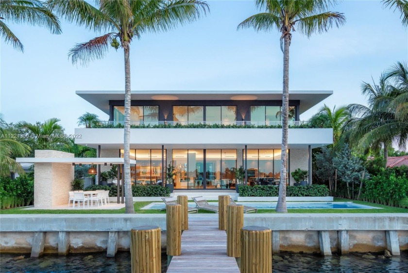 Overlooking Biscayne Bay and the billionaires of Indian Creek - Beach Home for sale in Miami  Beach, Florida on Beachhouse.com