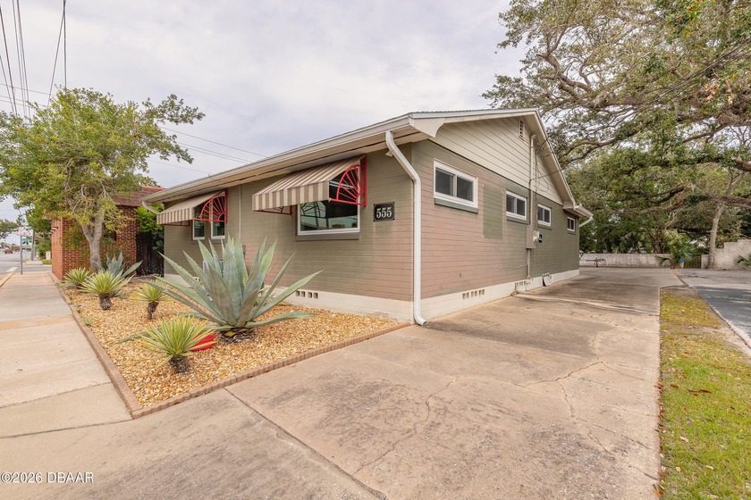 Exceptional commercial opportunity ideal for a small business or - Beach Commercial for sale in Daytona Beach, Florida on Beachhouse.com