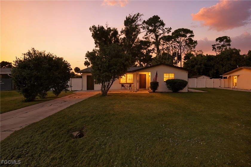 If you're looking for a home with historic character, a touch of - Beach Home for sale in North Fort Myers, Florida on Beachhouse.com