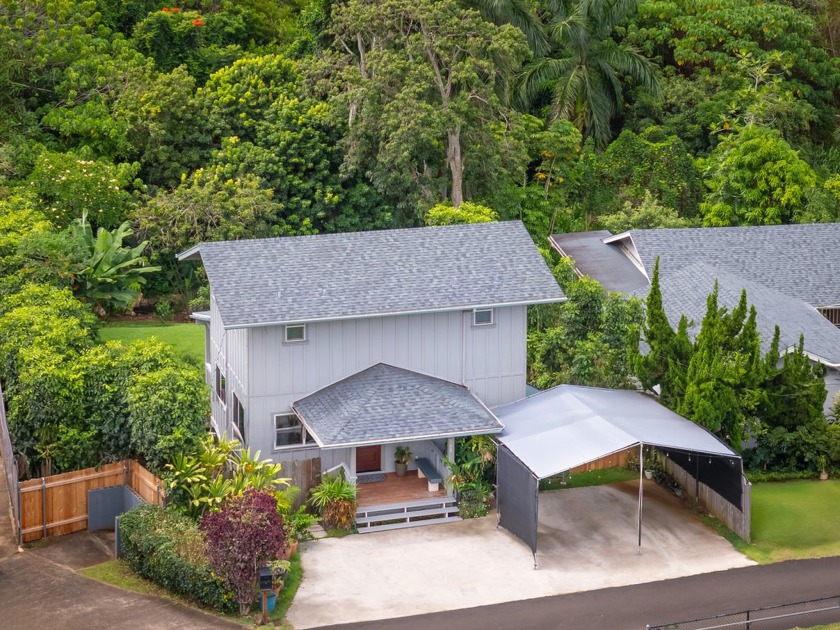 Charming two-story home in the heart of Lihue. A true surprise - Beach Home for sale in Lihue, Hawaii on Beachhouse.com